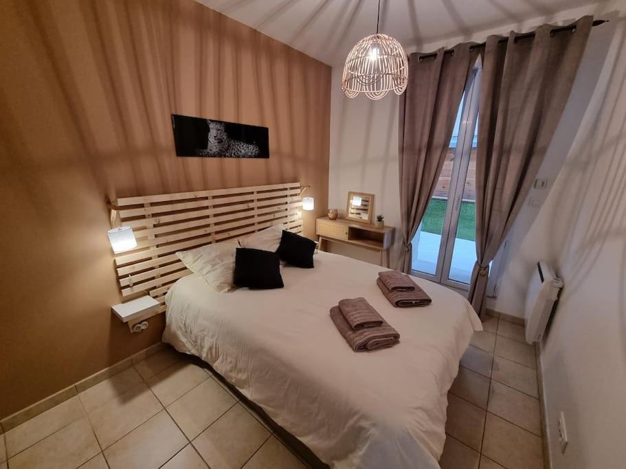 Agreable Appartement Avec 2 Places De Parking Dans Le Garage Beziers Luaran gambar