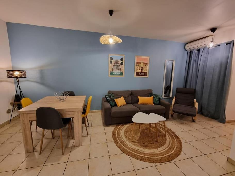 Agreable Appartement Avec 2 Places De Parking Dans Le Garage Beziers Luaran gambar