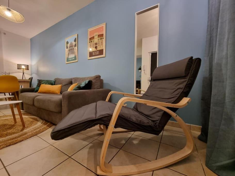 Agreable Appartement Avec 2 Places De Parking Dans Le Garage Beziers Luaran gambar