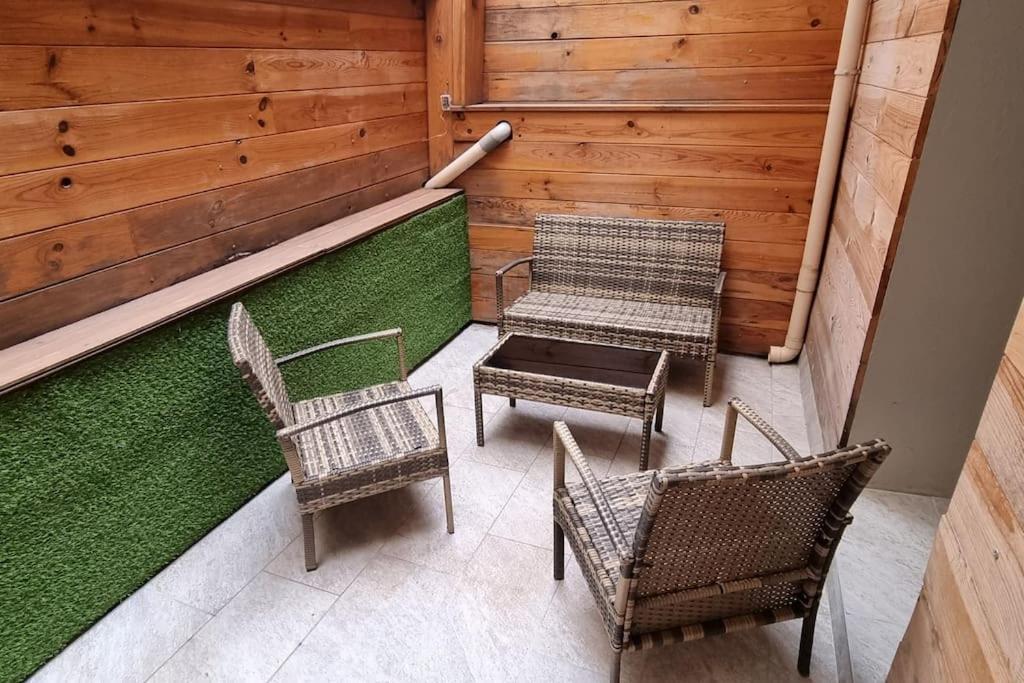 Agreable Appartement Avec 2 Places De Parking Dans Le Garage Beziers Luaran gambar