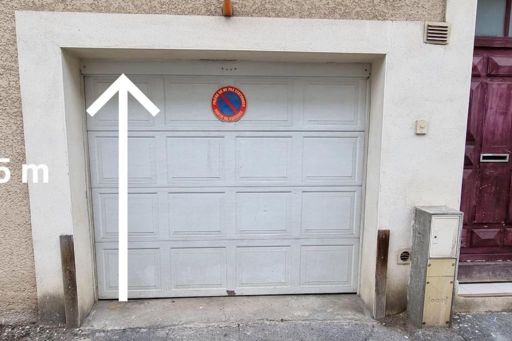 Agreable Appartement Avec 2 Places De Parking Dans Le Garage Beziers Luaran gambar